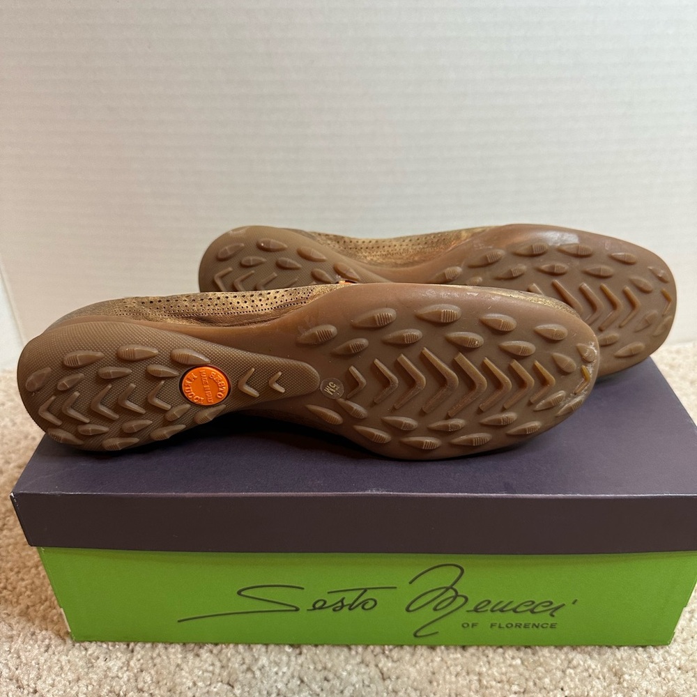 New in Box Sesto Meucci Bronze Perforated Slip-Ons size 5 M - Picture 6 of 6